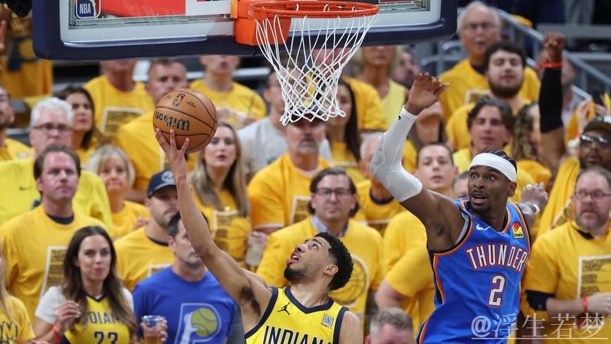 迎战亚历山大 哈利伯顿空中拉杆得分